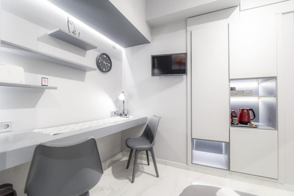 Lux Seaside Apartment By Volos Hospitality Buitenkant foto